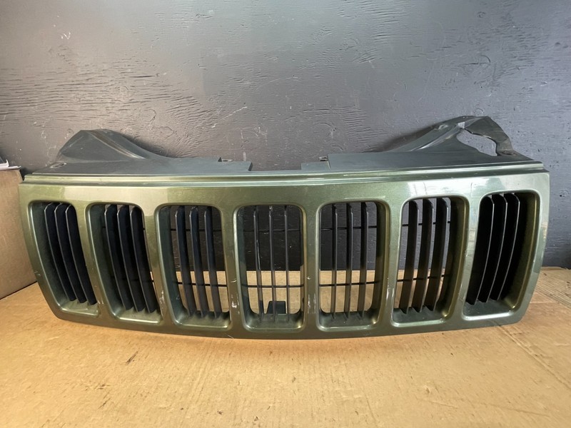 2008 2009 2010 Jeep Grand Cherokee Front Upper Grill Grille OEM AC5162 DG