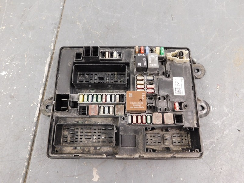 2019 15 - 19 Chevy Corvette C7 ZR1 Interior Fuse Panel #2309 D5
