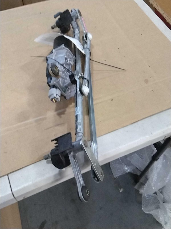 2023 Nissan Rogue Wiper Motor OEM 288006RF0A Black 10K Miles 4DR
