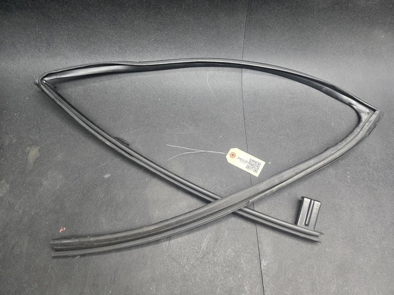 Front Left Door Window Glass Run Channel 2021 Toyota C-HR 68151-F4010 2018-2022