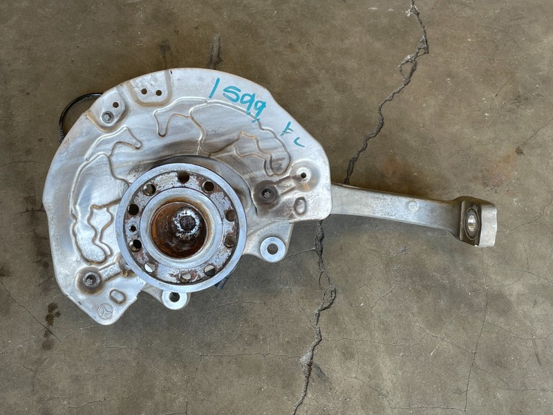 15 16 17 18 Mercedes C300 Front Left Driver Spindle Knuckle Hub RWD 1599 OEM