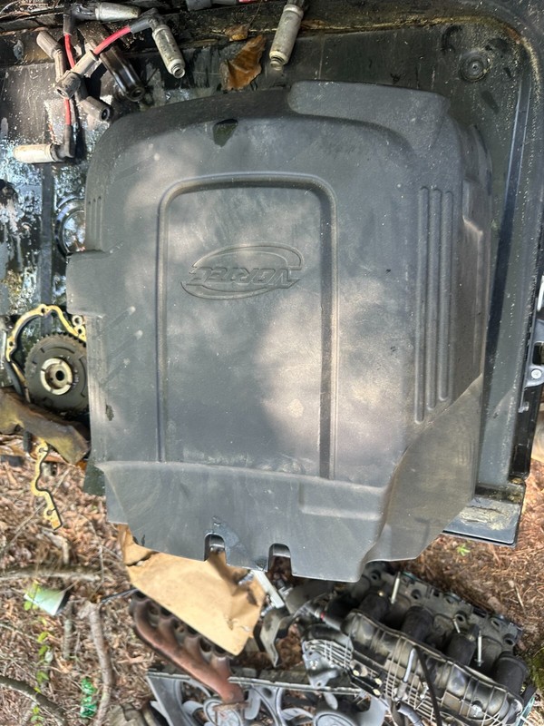 07-15 YUKON TAHOE SILVERADO SIERRA AVALANCHE ESCALADE ENGINE COVER 5.3 4.8