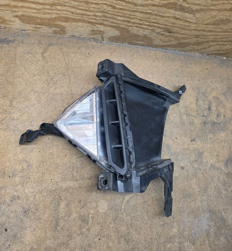 2019 2020 Hyundai Elantra Front Left Bumper FogLight Signal Lamp 92301-F2510 OEM