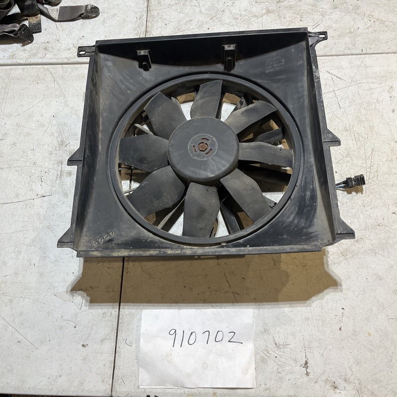 96-98 BMWMOTOR RADIATOR COOLING FAN And SHROUD OEM