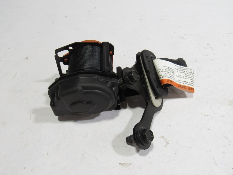 14-19 Infiniti QX80 2018 Rear Center Seat Belt Retractor ;