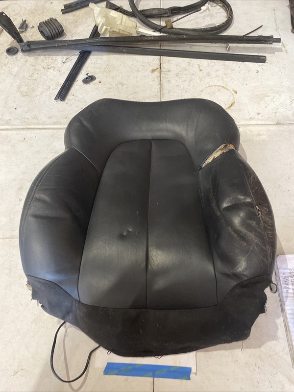 97-03 Mercedes CLK55 W208 CLK320 CLK430 Front Left Top Upper Seat Cushion Black