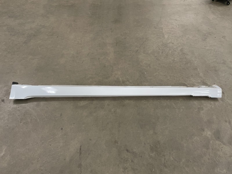 15-17 Hyundai Genesis G80 Left Side Skirt Rocker Molding Panel White 1538 OEM