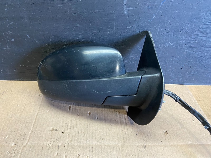 2007-2013 Chevrolet Tahoe Silverado Suburban Right Passenger Mirror AB7747 MS