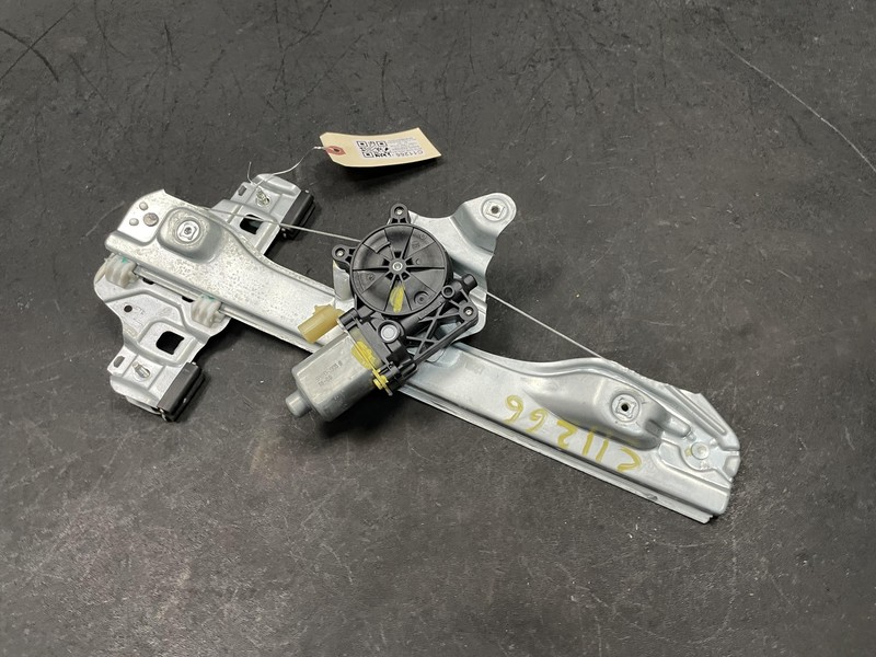 Rear Right Door Window Regulator 2019 Chevrolet Sonic 95391134 2013 2014 - 2020