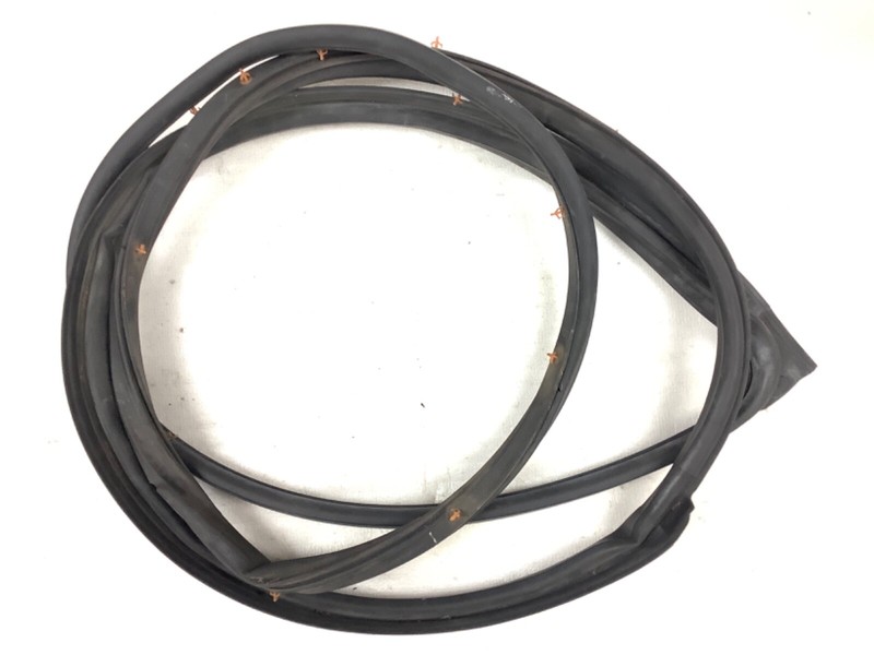 97-01 Honda CR-V Left Rear Weatherstrip Gasket Rubber Around Door Seal Used OEM