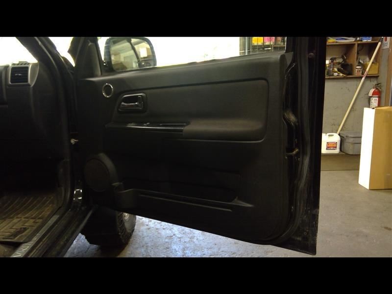 2012 COLORADO Passeger Right Front Door Trim Panel 1404311