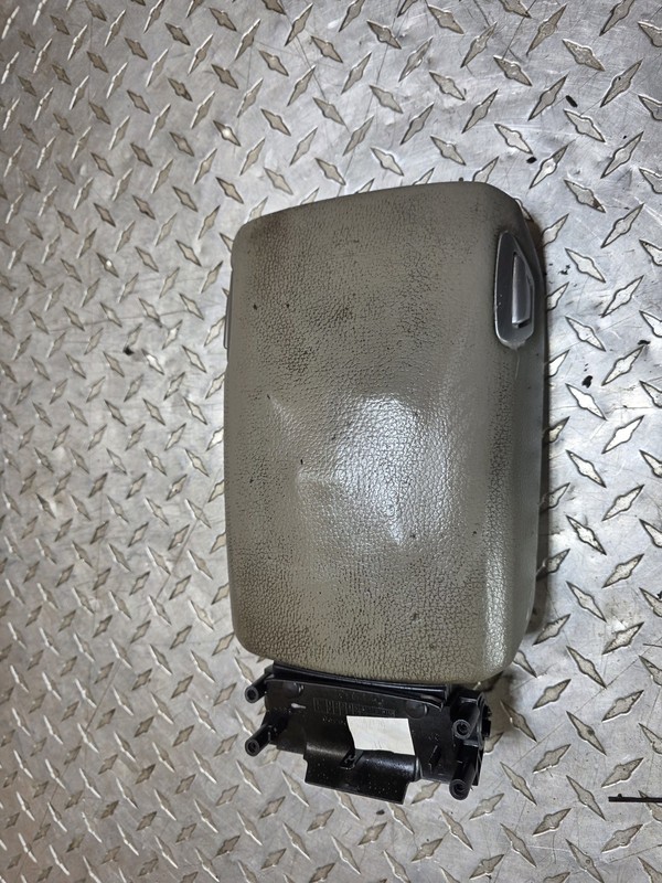 05 06 07 Xc70 Volvo Center Console Has Some Wear Tested Oem