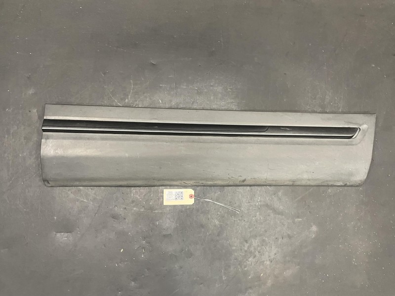 Front Right Door Lower Molding 2018 Ford Explorer HB5Z-7820878-EA 2017 2019 X