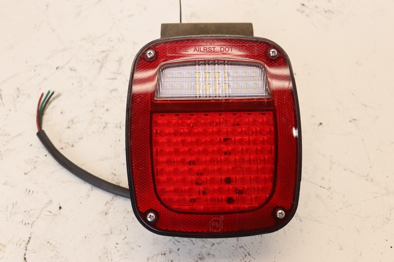 1996-2010 KENWORTH T2000 REAR BACK TAIL LIGHT TAIL LAMP AFTERMARKET 22196