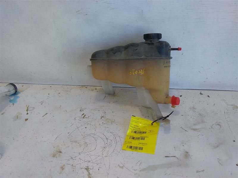 Coolant Reservoir Classic Style Fits 14-19 SIERRA 1500 PICKUP 3311910