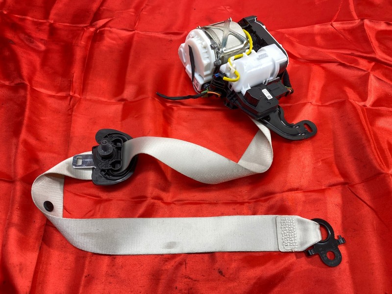 17-23 BMW G30 G32 5 Series Front Right Passenger Seatbelt Retractor Beige OEM✅