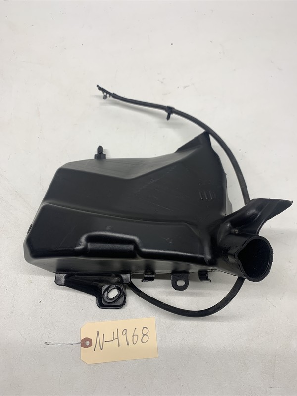21-22 TESLA MODEL Y WINDSHIELD WASHER FLUID TANK RESERVOIR 1490400-00 N-4968 S24