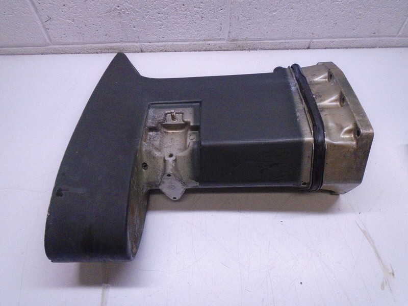 U4 1968 JOHNSON EVINRUDE OUTBOARD 55HP exhaust outer mid section housing case