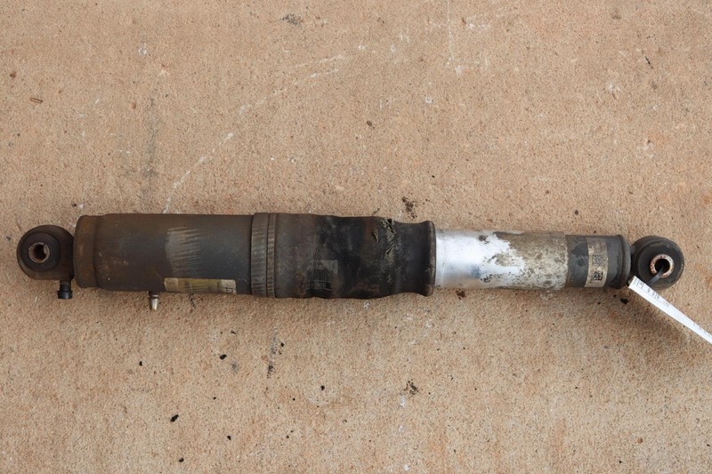 2011-2014 GMC YUKON XL 1500 4X4 REAR LEFT SUSPENSION SHOCK STRUT ABSORBER OEM
