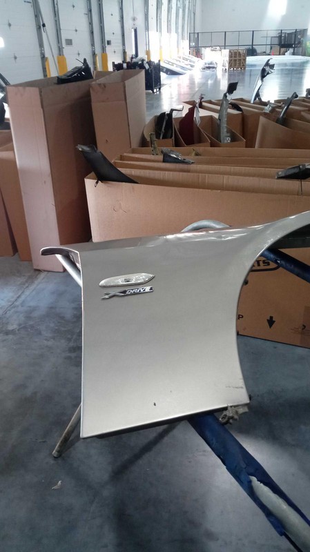 BMW 328i 2011 Right Fender Gold 564404 7865