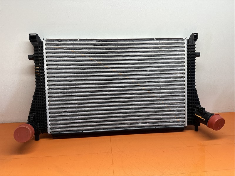 5QM145803D | 18 - 23 VOLKSWAGEN TIGUAN 2.0L ENGINE INTERCOOLER OEM AT