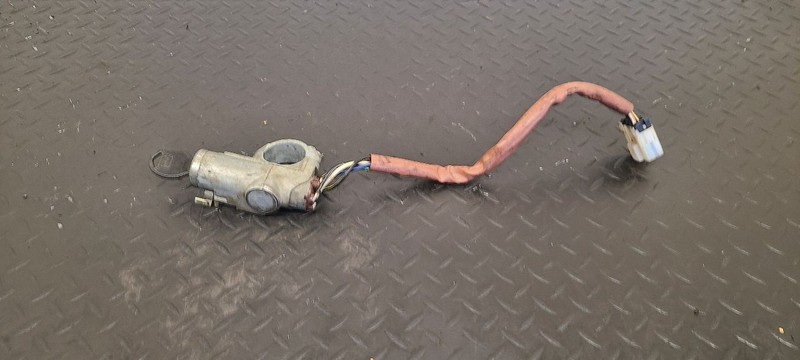 86-95 Nissan Hardbody Pickup M/T Ignition Switch With Key OEM 48700-01G25