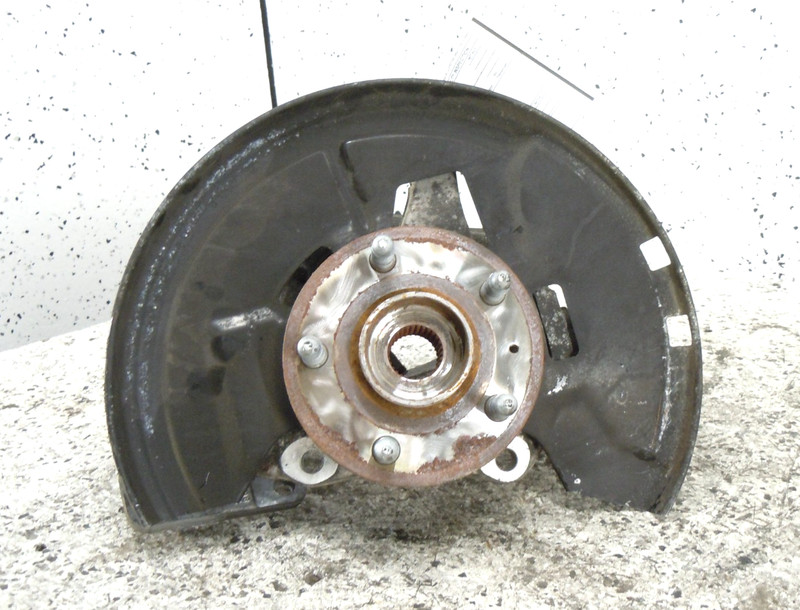 2013-2019 Cadillac XTS Front Spindle Knuckle Hub Driver Left OEM