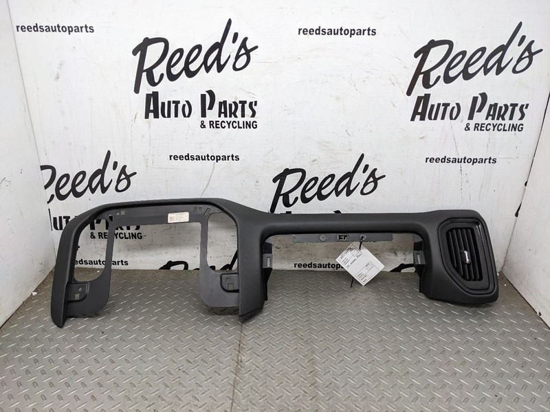2019 - 2023 Chevrolet Silverado Dash Radio Bezel Trim Panel OEM 1192657