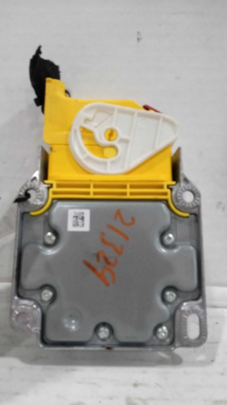 Used Air Bag Module fits: 2017 Porsche CAYENNE Air Bag mounted under floor conso