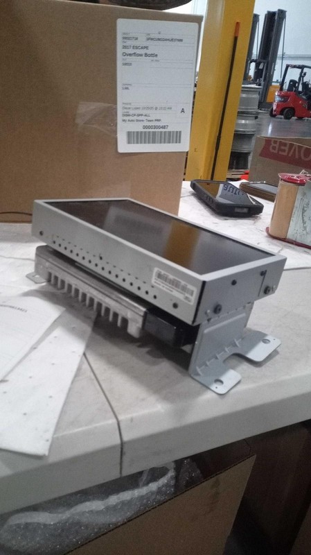 2015 Lincoln MKZ Infotainment Display OEM Grey 128k Miles Warranty NJ25-21886