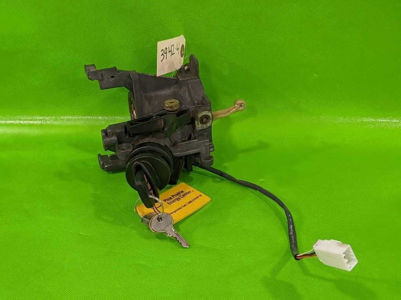 99 00 01 02 03 04 F150 IGNITION SWITCH CYLINDER HOUSING W/KEY OEM 3942-4