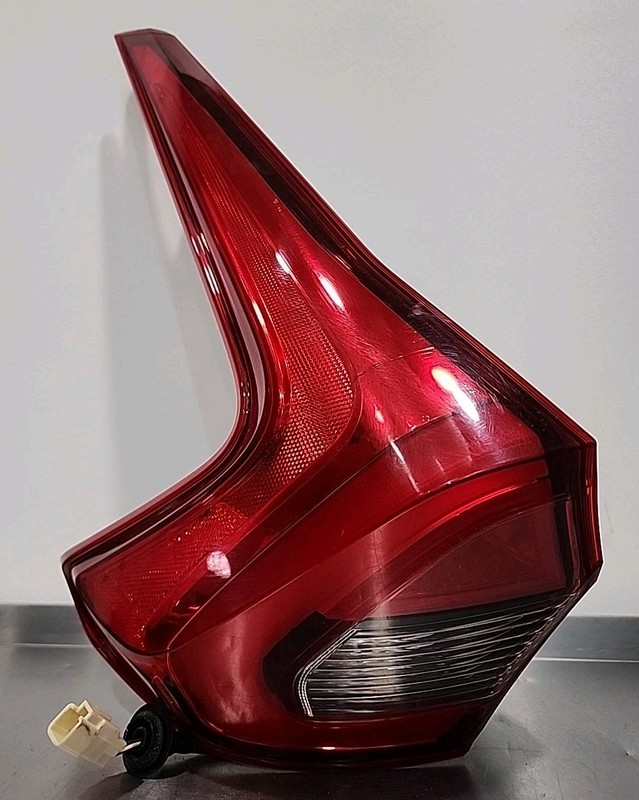 2018 2019 2020 MITSUBISHI ECLIPSE CROSS REAR OUTER LEFT TAIL LIGHT OEM LED Halog