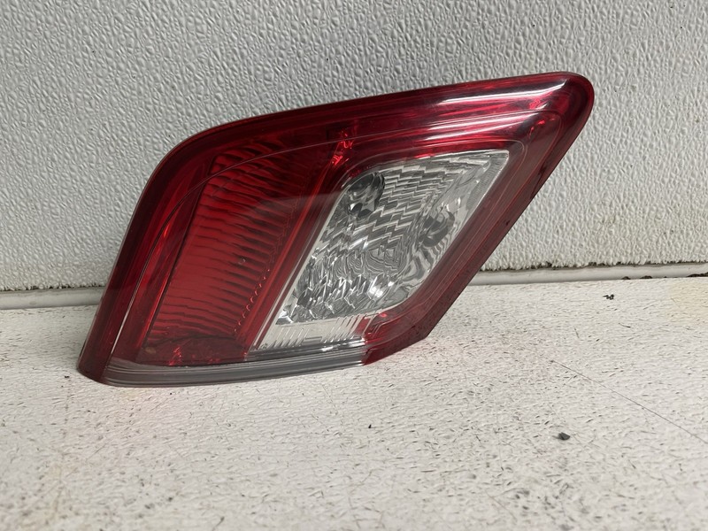2010-2011 Toyota Camry NON-HYBRID Left Driver Tail Light Lamp Taillight Oem