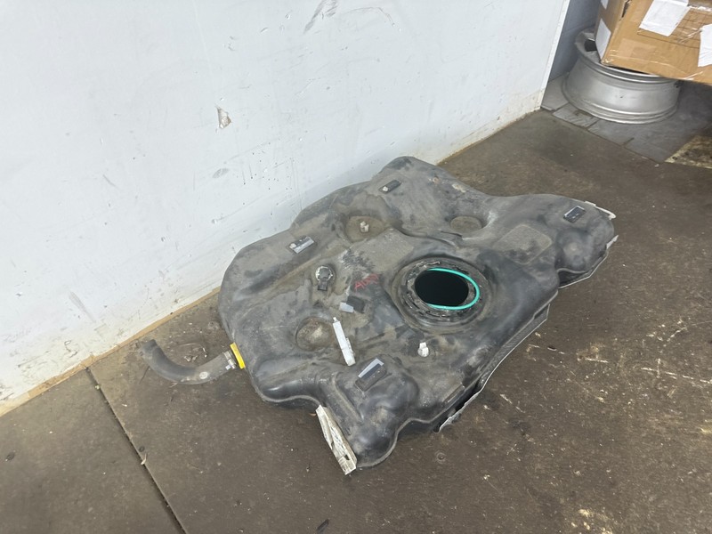 2019-2022 CHEVROLET MALIBU 1.5L GASOLINE FILLER FUEL TANK RESERVOIR 84760122 OEM