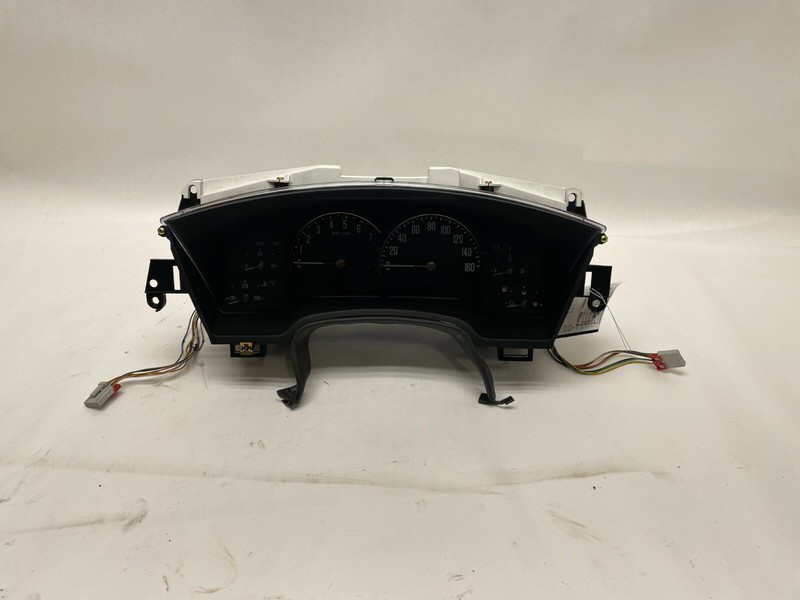 2004 2005 CADILLAC XLR SPEEDOMETER 39K MILES CLUSTER DISPLAY