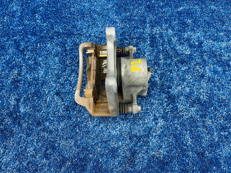 16-19 BUICK CASCADA FRONT left SIDE DISC BRAKE CALIPER OEM
