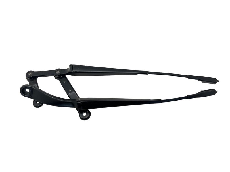 2014-2015 Mercedes CLA-Class Left And Right Wiper Arms Pair Set Of 2
