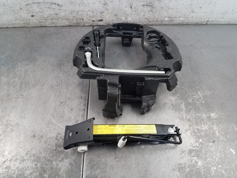 2014 Audi S6 Quattro C7 Tire Jack / Storage Foam #1779 Q3