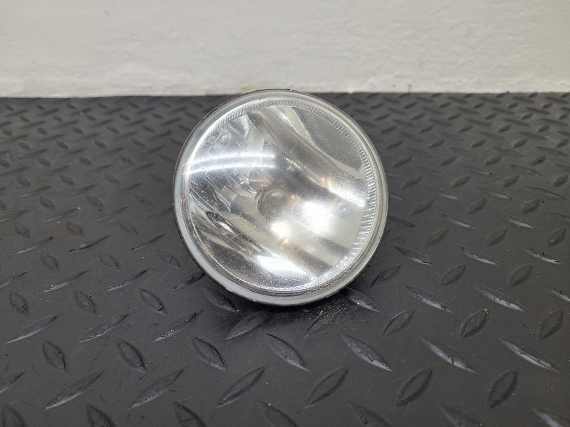06-07 Suzuki Grand Vitara Front Bumper Mounted Fog Driving Lamp OEM 35500-63J02