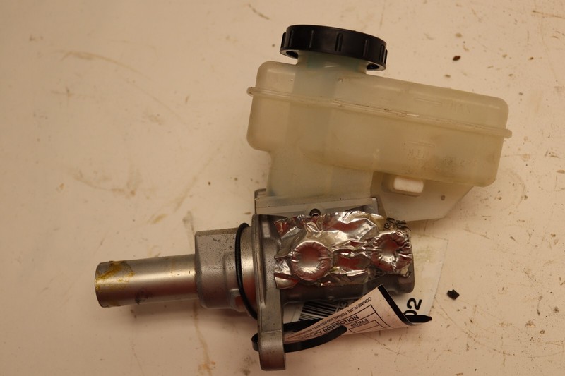 2009-2020 NISSAN 370Z POWER BRAKE MASTER CYLINDER W/ RESERVOIR TANK OEM