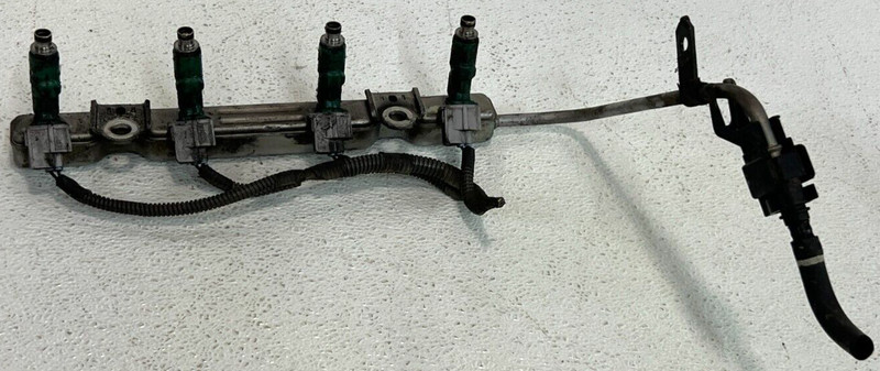 04-09 Toyota Prius 1.5L Engine 4 Fuel Injectors & Rail Set OEM