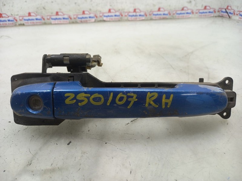 06-11 TOYOTA YARIS FRONT PASSENGER RIGHT EXTERIOR DOOR HANDLE BLUE-8T0