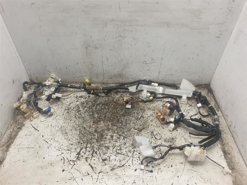 01 02 03 04 TOYOTA HIGHLANDER 2WD DASH WIRE HARNESS 82141-48312