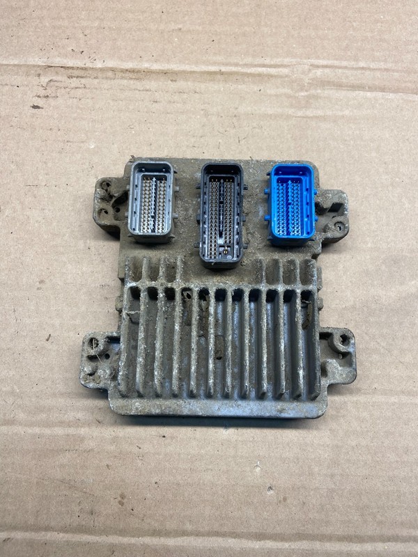 2004 GMC Envoy Silverado Engine Computer ECU ECM Module 15246462 OEM AE2481 DG