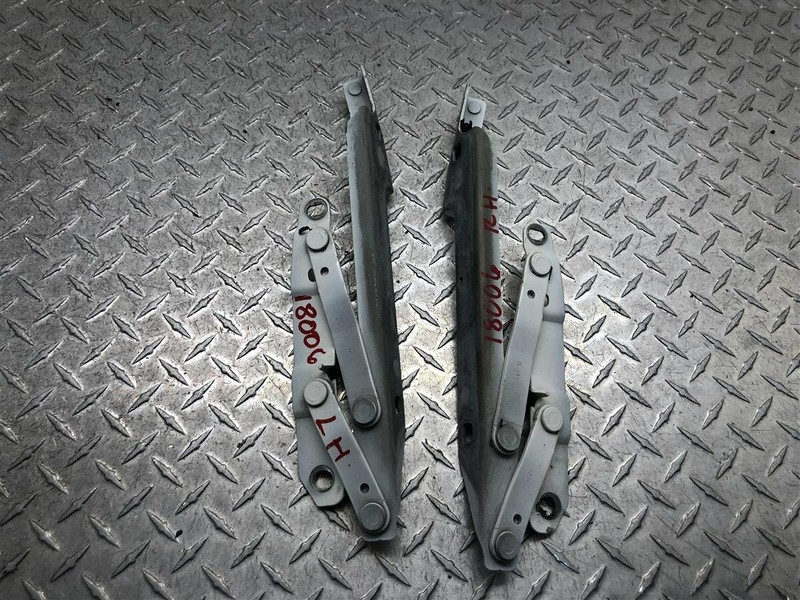 02-07 JEEP LIBERTY HOOD HINGES PAIR OEM 55176928AE