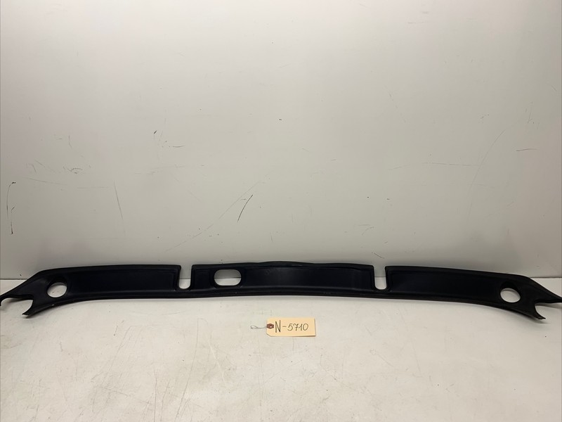 21-23 TESLA MODEL X TAILGATE LIFTGATE UPPER TROUGH TRIM COVER PANEL 5710 S7
