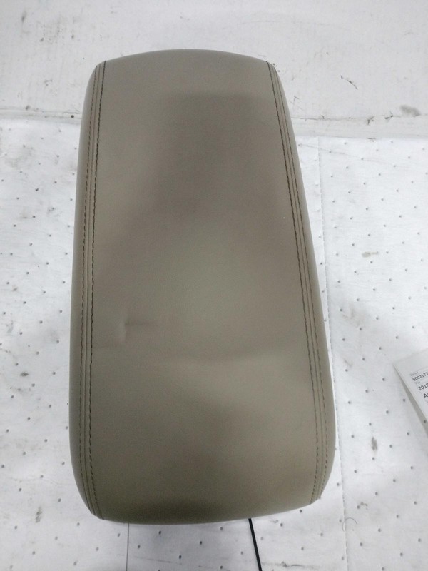 2019 Jeep Grand Cherokee Grey Door Armrest Used OEM Part 5020677 102K Miles