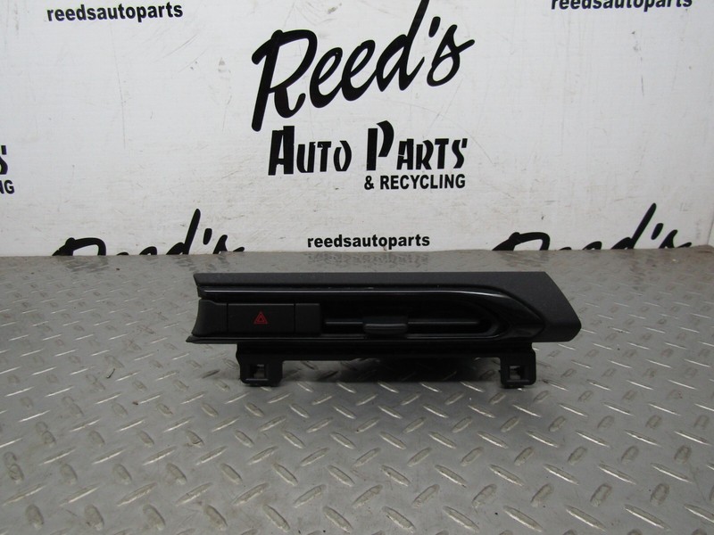2016-2023 MAZDA MX-5 MIATA OEM FRONT DASH CENTER AC VENT AND HAZARD SWITCH OEM