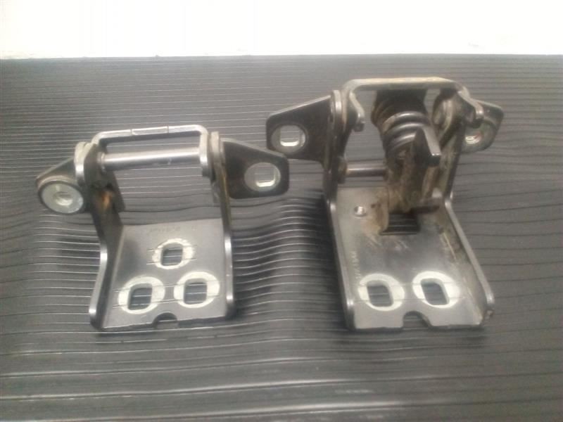 04-06 Dodge Durango Rear Door Hinges Pair Gray OEM 55257208AC