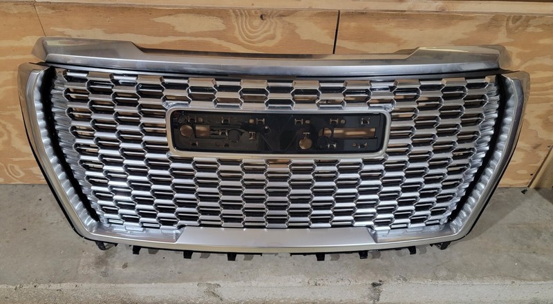 2021 2022 2023 2024 GMC YUKON XL DENALI Front Grille W/Hood Molding Trim OEM